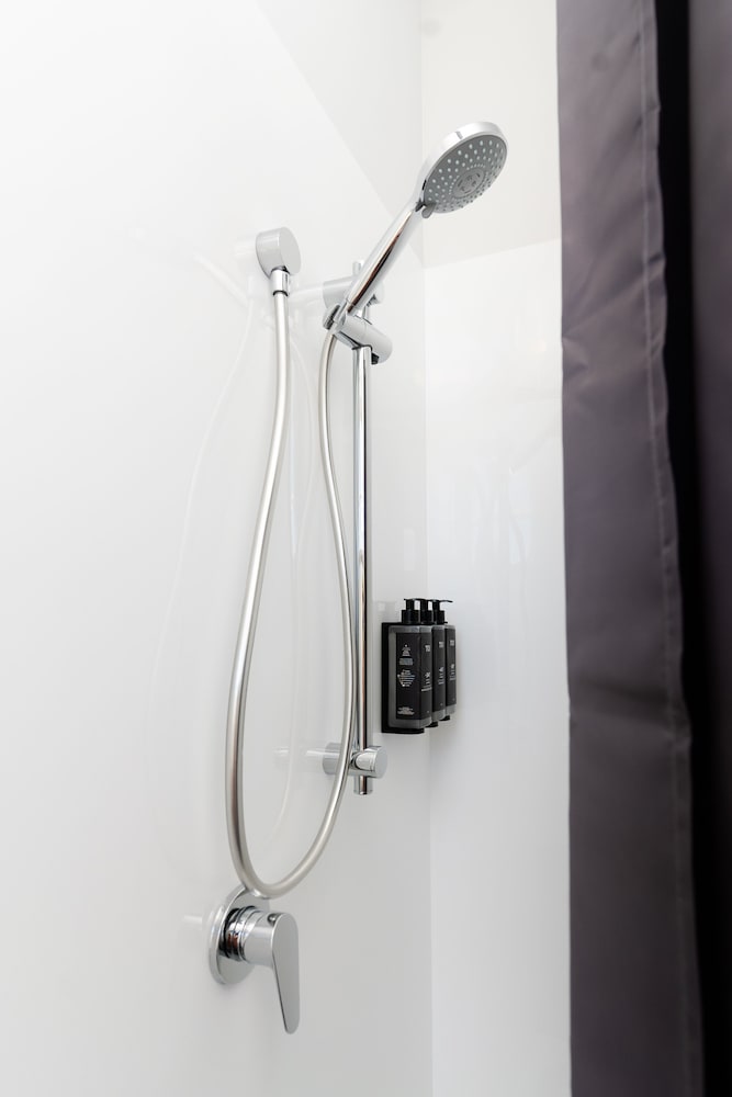 Bed in 4 Bed Dorm - Ensuite thumbnail 5