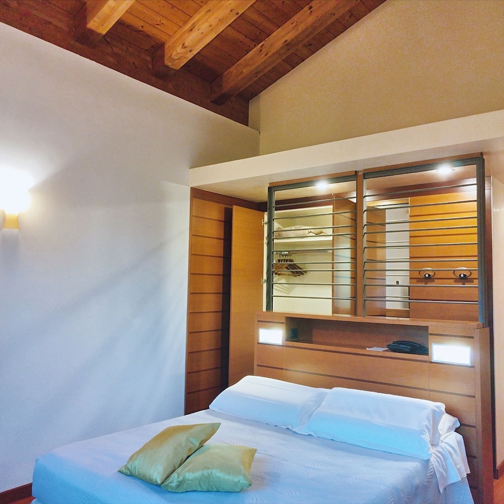 Superior Room (1 person) photo 1