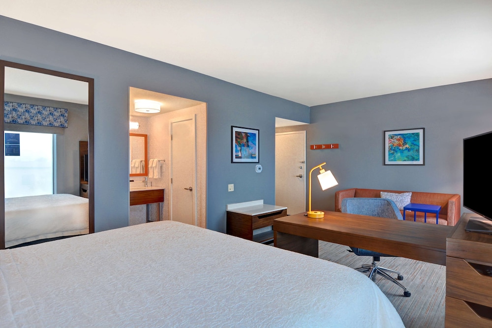 1 King Bed W/Sofabed Studio Suite NonSmoking - Photo 1