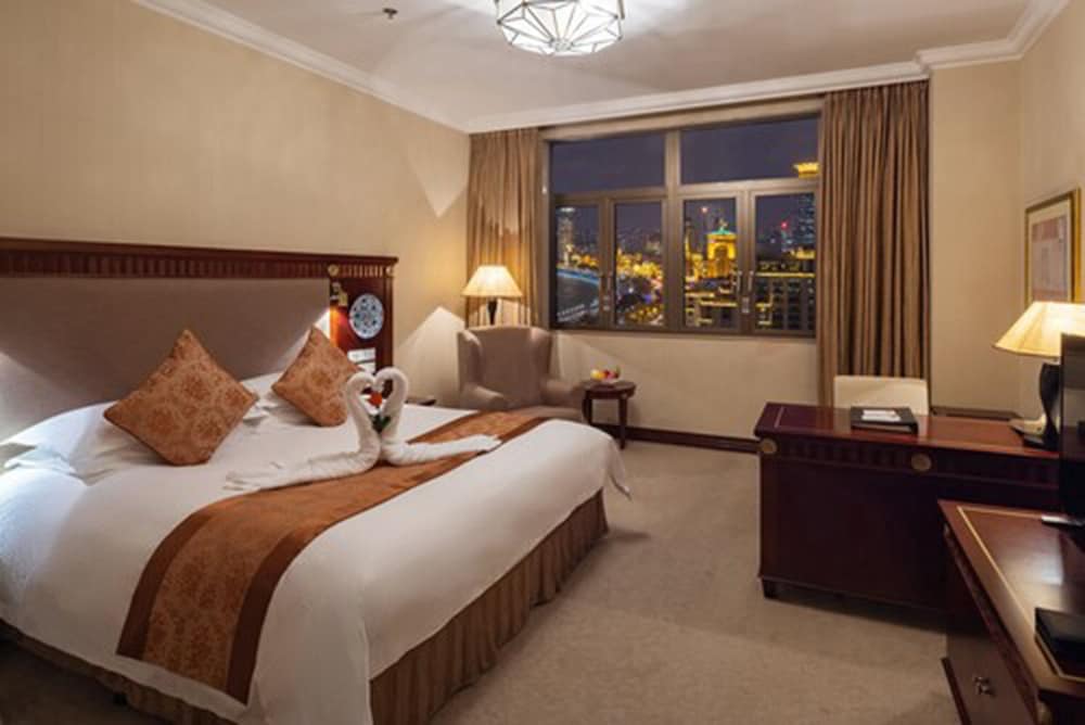 Executive Room, 1 King Bed, City View photo 1