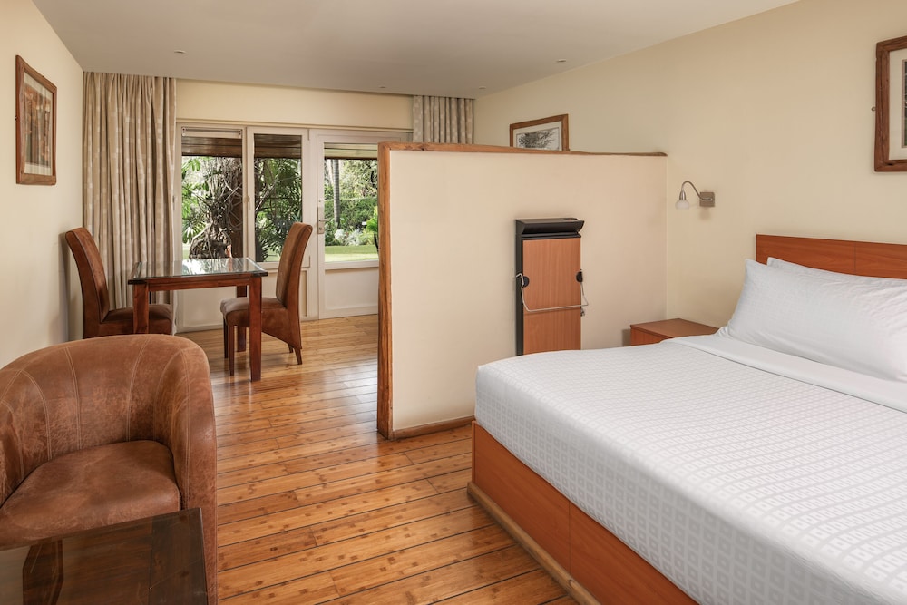 Premium Room, 1 King Bed, Balcony (Furnished Balcony)
