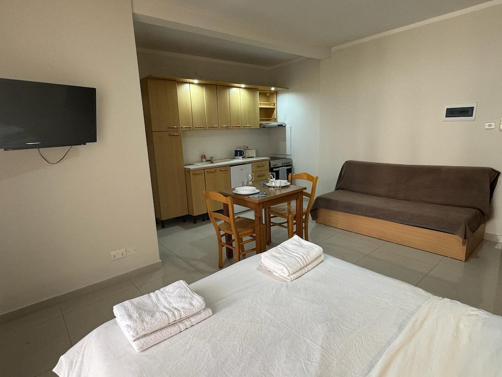 Studio Suite (Sleeps 2)