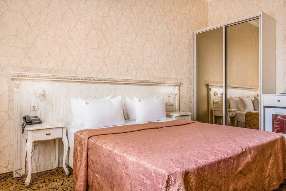 Business Double Room, 1 King Bed photo 3