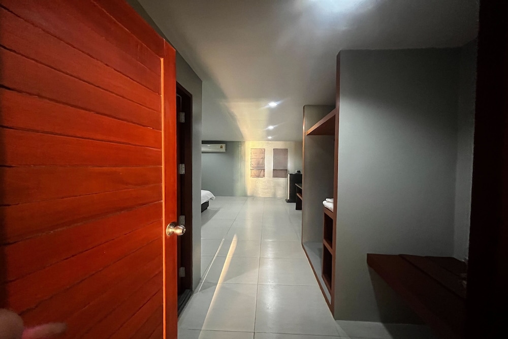 Standard Double Room, City View - Photo 6