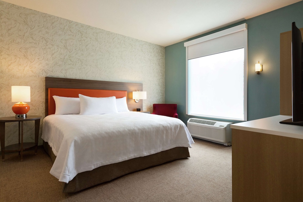 Suite, 1 Bedroom, Accessible (Mobility & Hearing, Roll-in Shower) photo 2