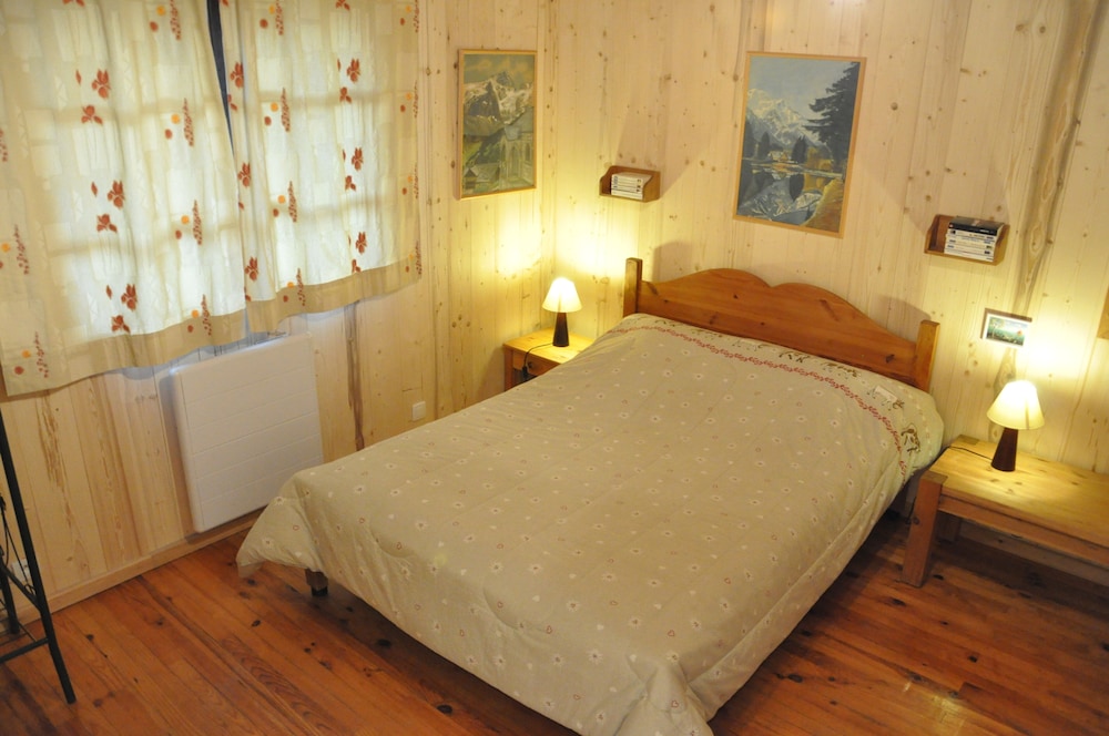 Family Double or Twin Room, Accessible, Private Bathroom (Marolland PMR)