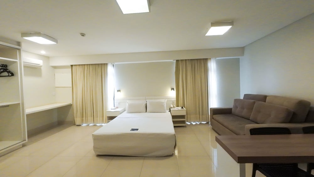 Executive Room, 1 Queen Bed with Sofa bed, Mobility Accessible