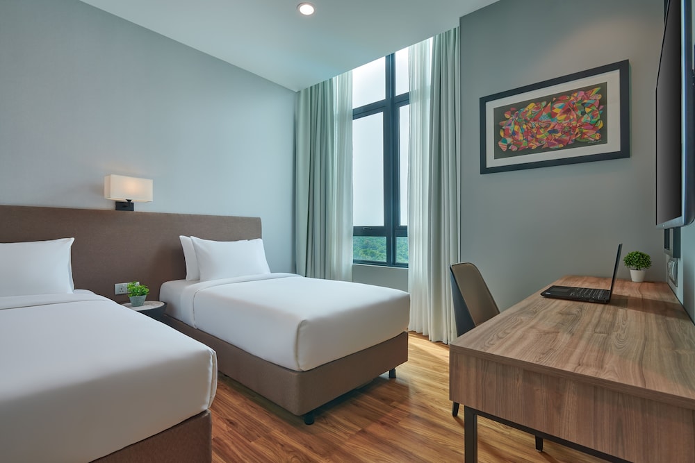 Superior Apartment, Multiple Beds thumbnail 6