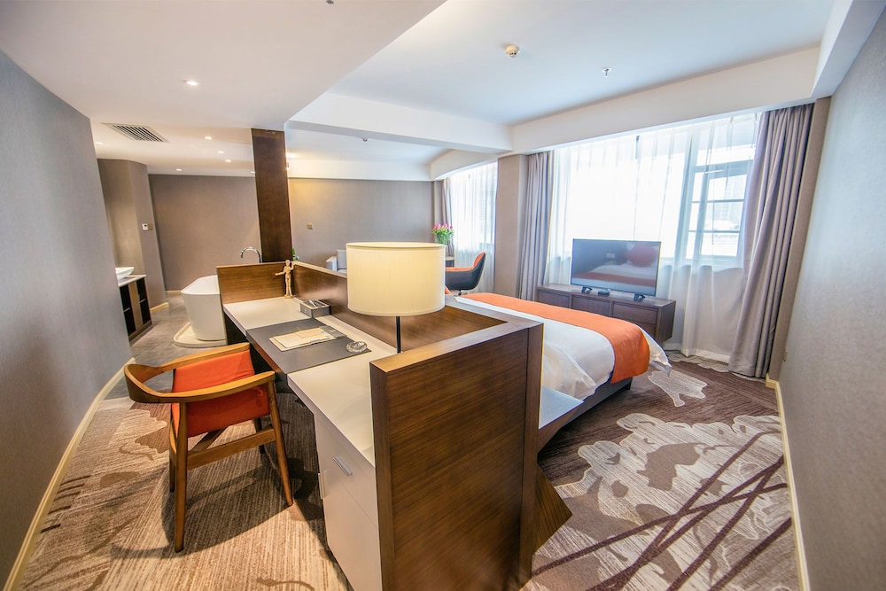 Suite(Chinese Domestic Guests Only) photo 2