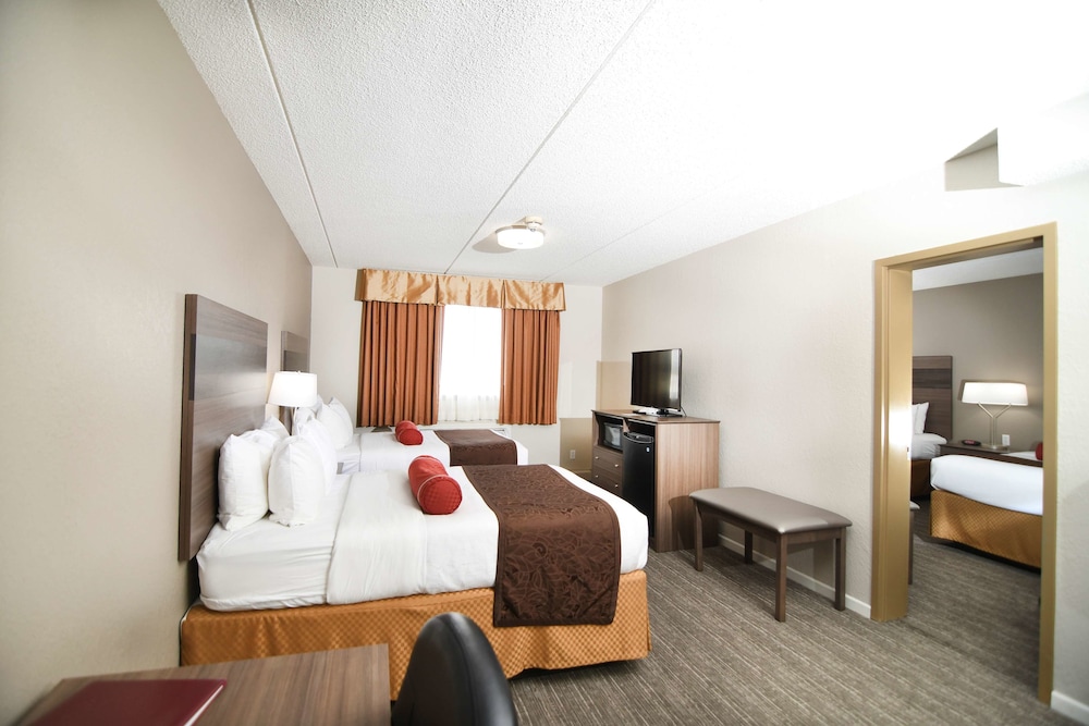 Suite, Multiple Beds, Non Smoking, Refrigerator & Microwave photo 1