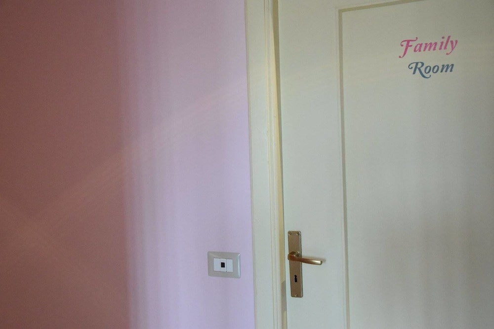 Quadruple Room - Photo 6