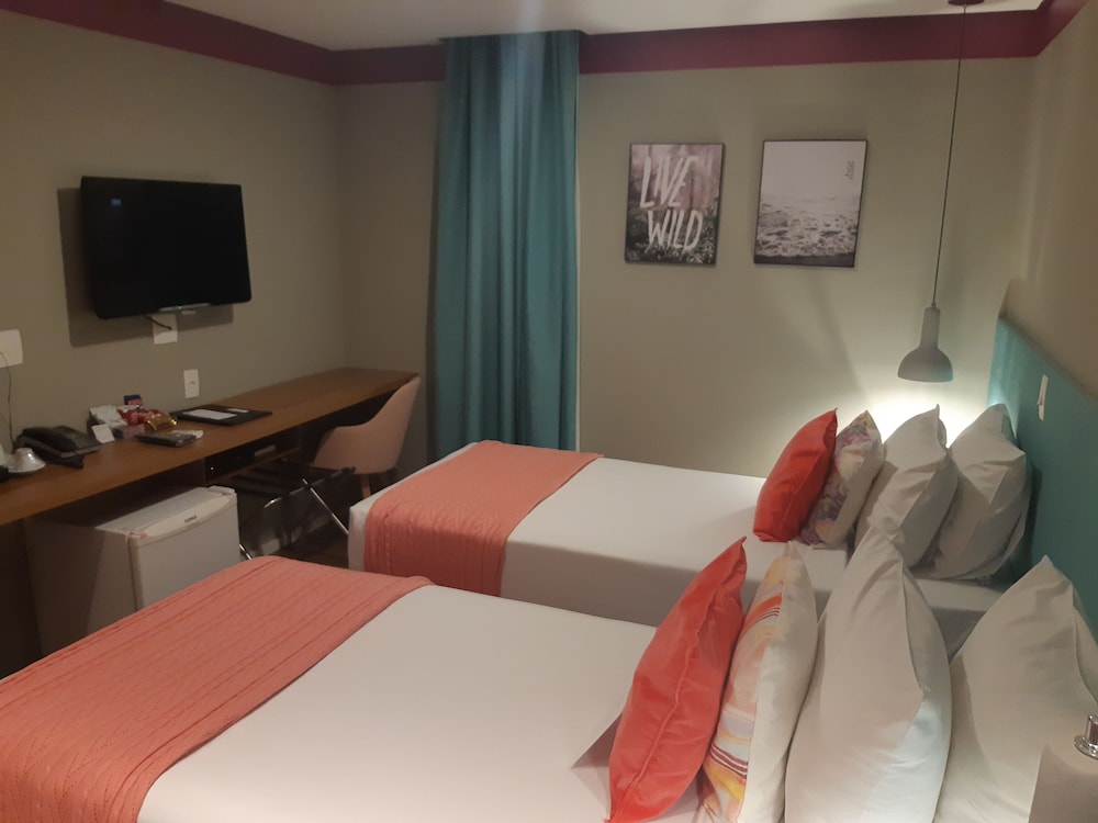 Premium Suite thumbnail 5