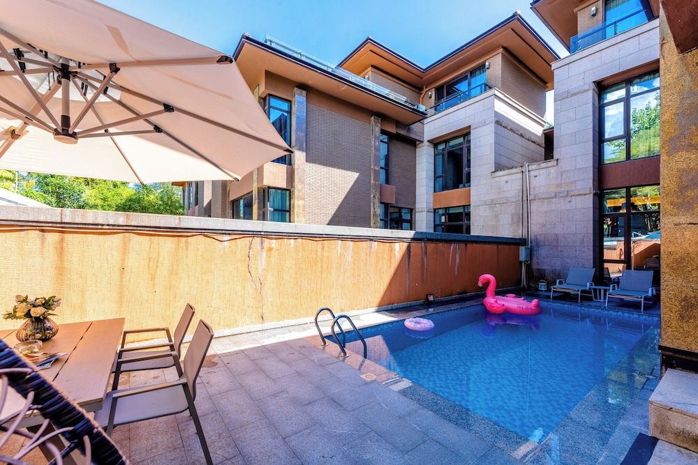 Elite Villa, Balcony, Pool View photo 3