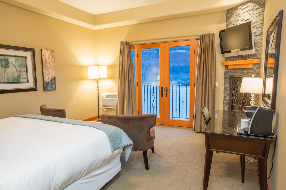 Standard Room, 1 King Bed, River View (River Room) photo 2