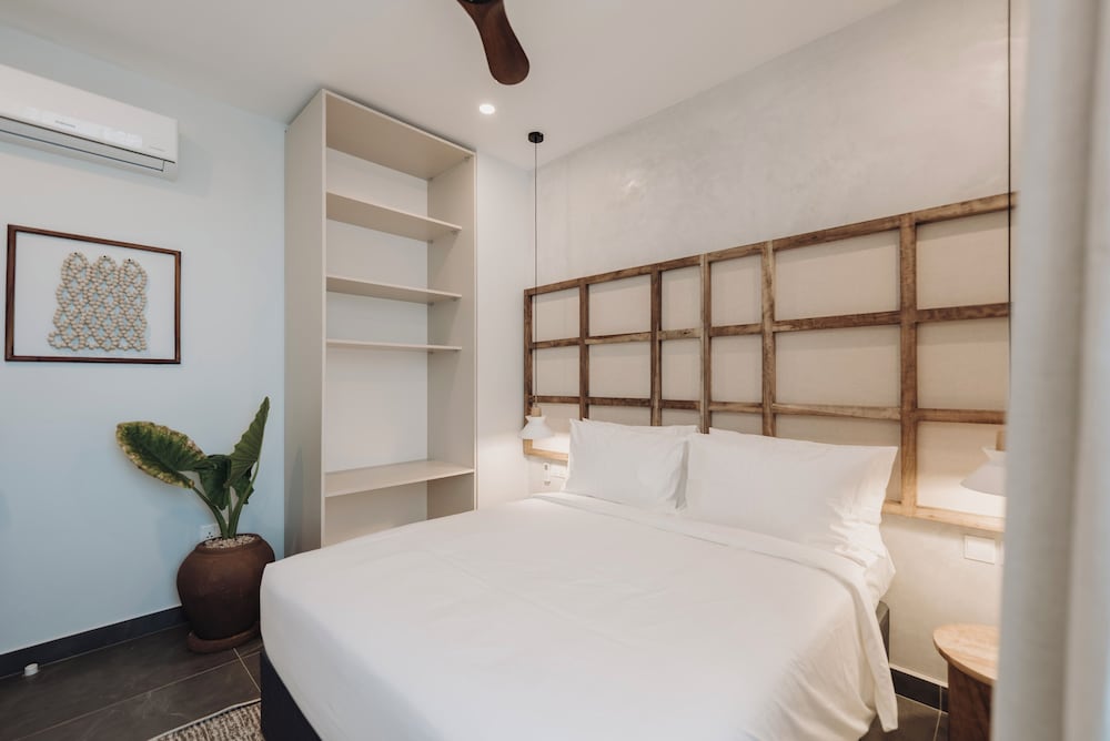 Apartment, 2 Bedrooms, Balcony, Partial Ocean View