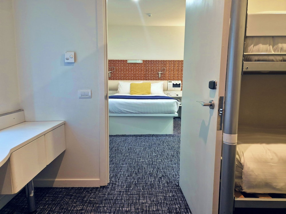 Family Room, Multiple Beds (City Urban)