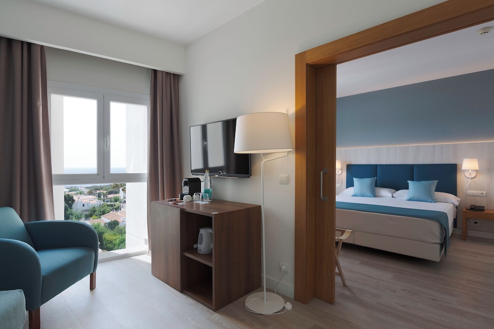 Junior Suite, Sea View (2 Adults) - Photo 4