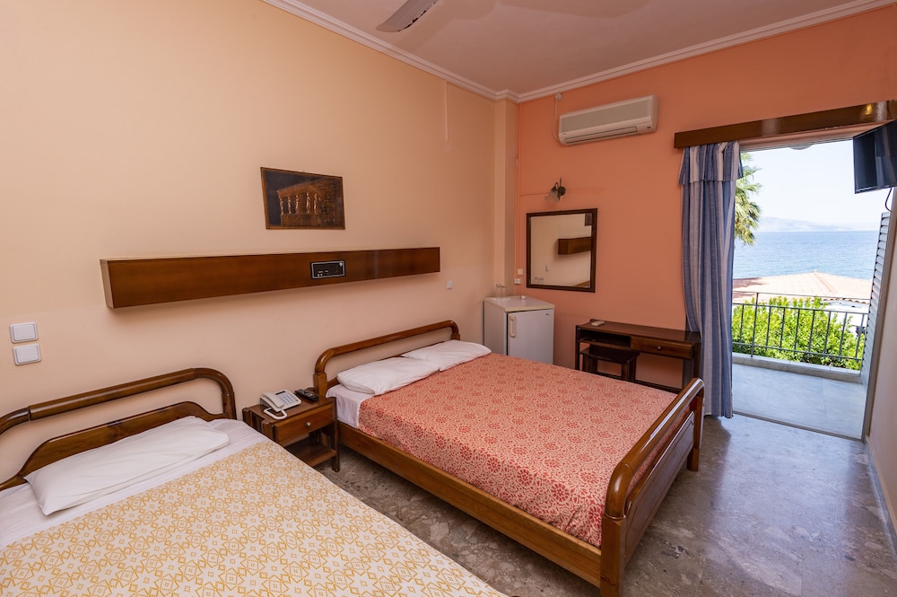 Quadruple Room, Partial Sea View