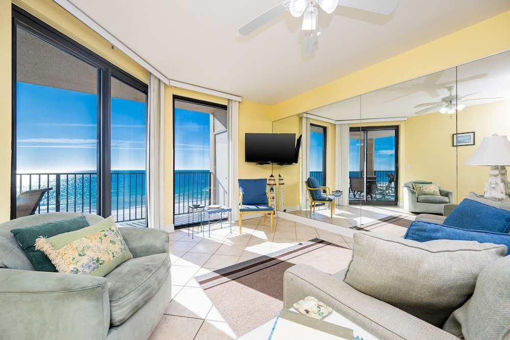 Condo, 2 Bedrooms