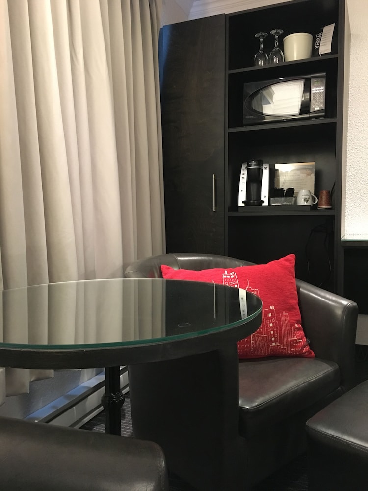 Business Room, 1 Queen Bed photo 2