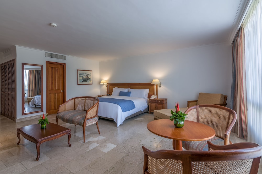 Studio Suite, 1 King Bed, Non Smoking - Photo 4
