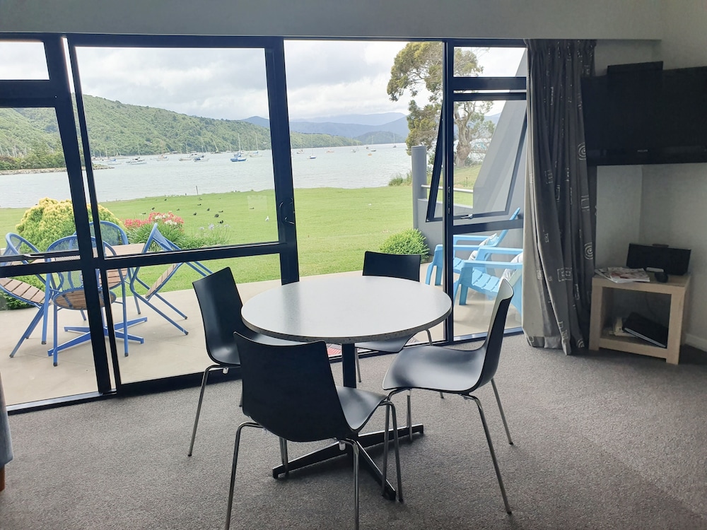 Standard Suite, 1 Bedroom, Non Smoking, Kitchen (on Waterfront)