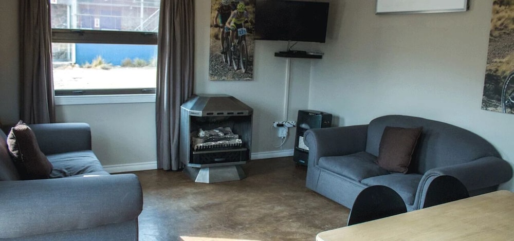 Apartment (6 Sleeper)