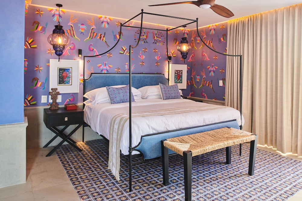 Deluxe Room, 1 King Bed, Sea View photo 2