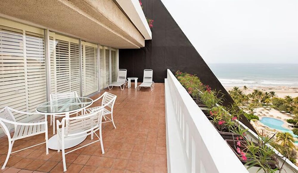 Junior Suite Ocean  View King - Photo 2