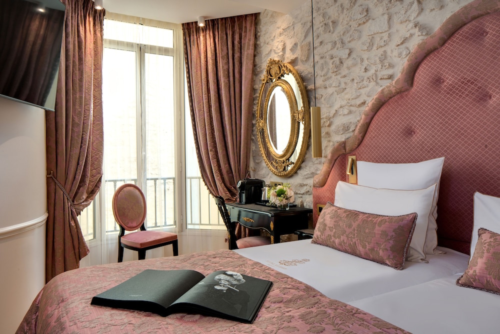 Deluxe Double or Twin Room photo 2