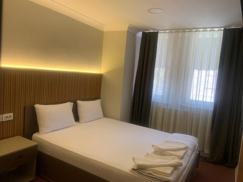 City Room photo 1