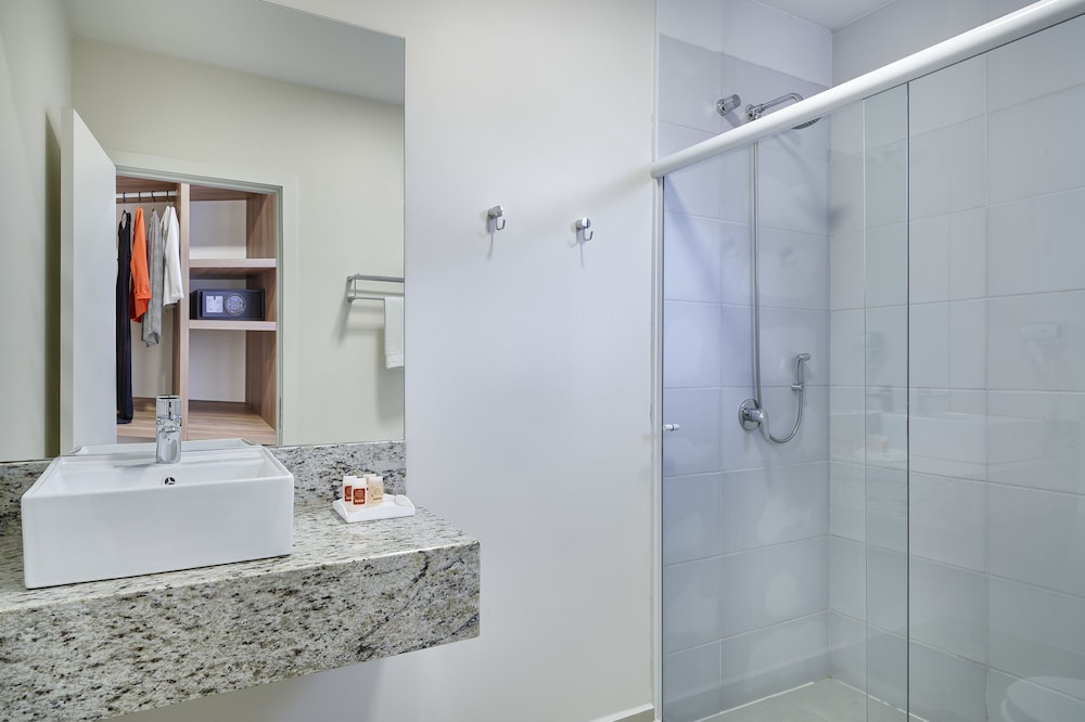 Deluxe Triple Room, 3 Twin Beds - Photo 4