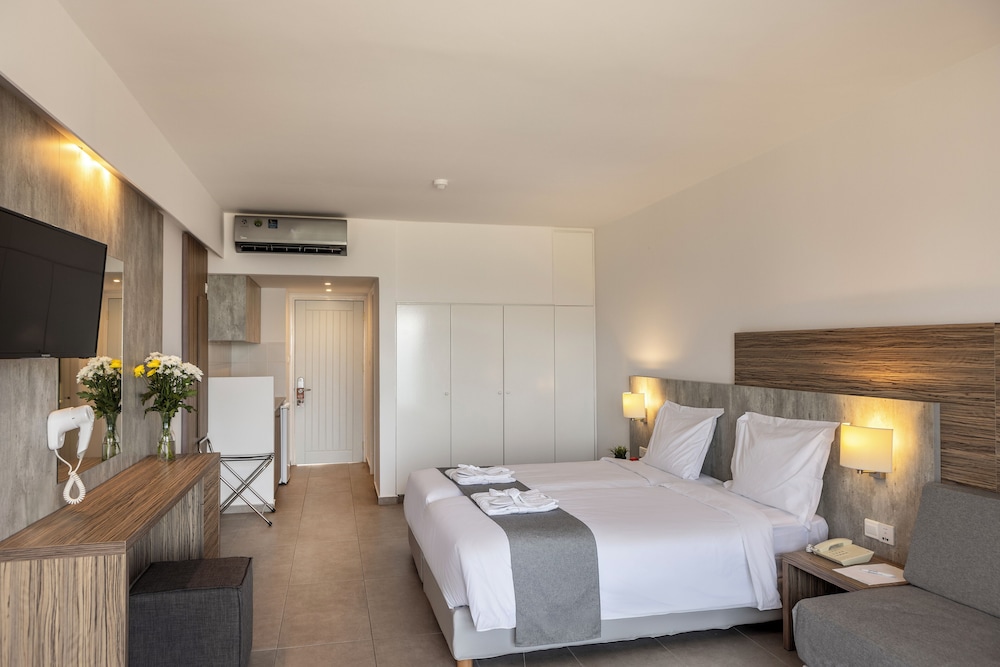Superior Room Inland View - Photo 1