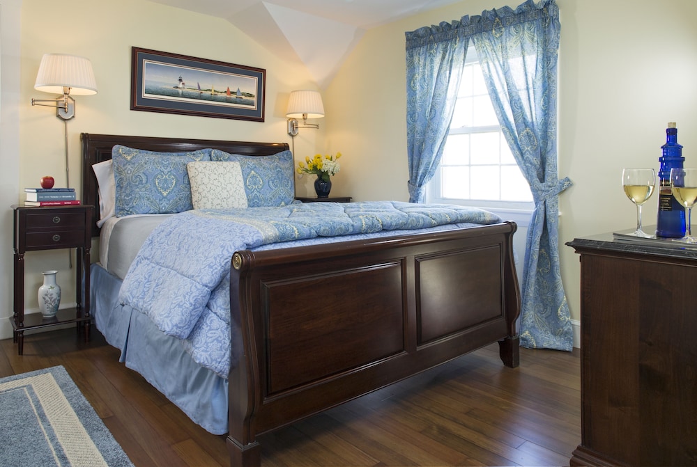 Budget Queen Room