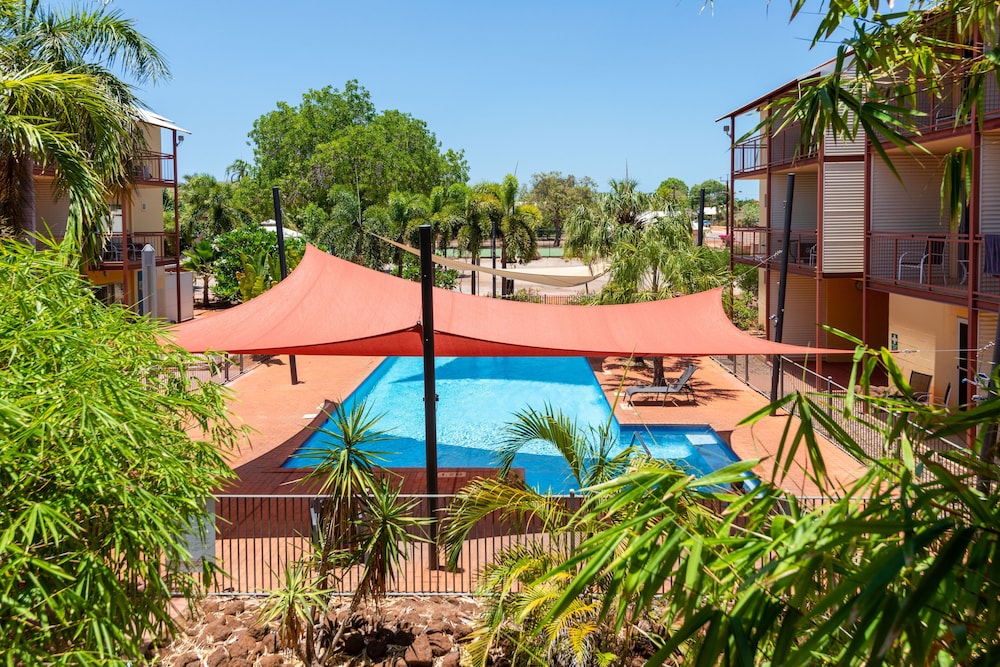 Poolview - Eco Green Stay photo 3