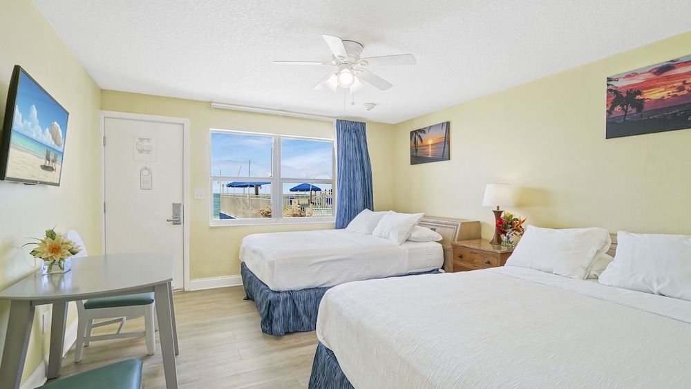 Standard Room, 2 Queen Beds, Ocean View photo 2