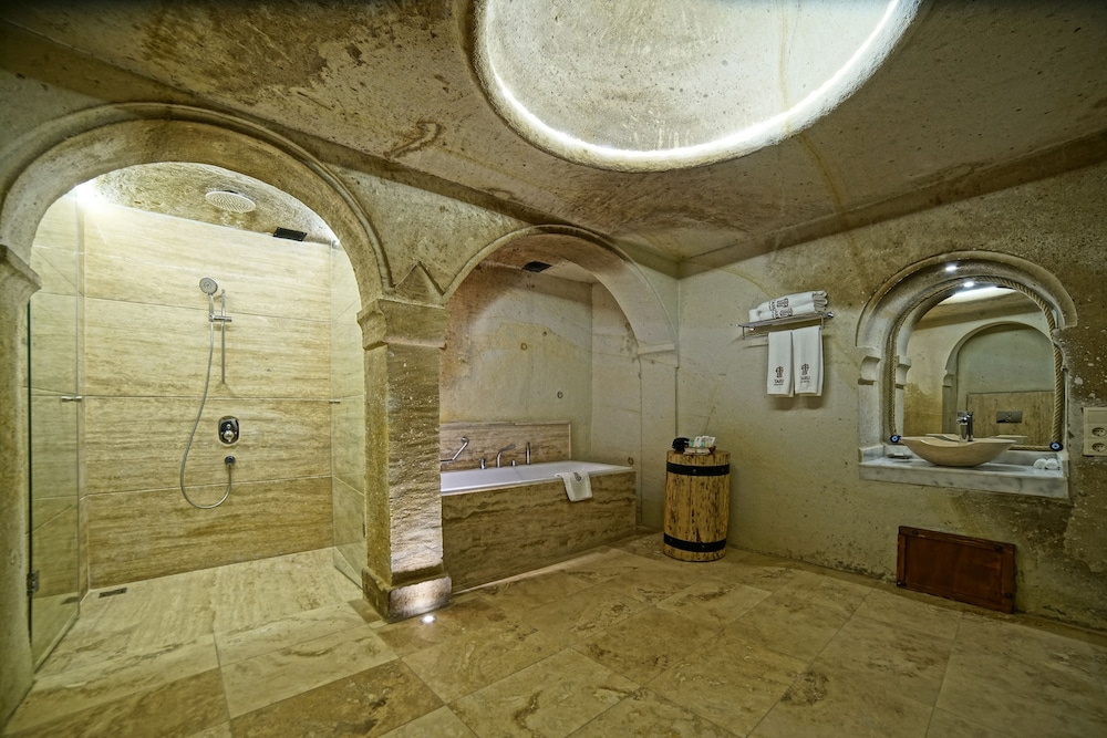 Deluxe Suite - Photo 2