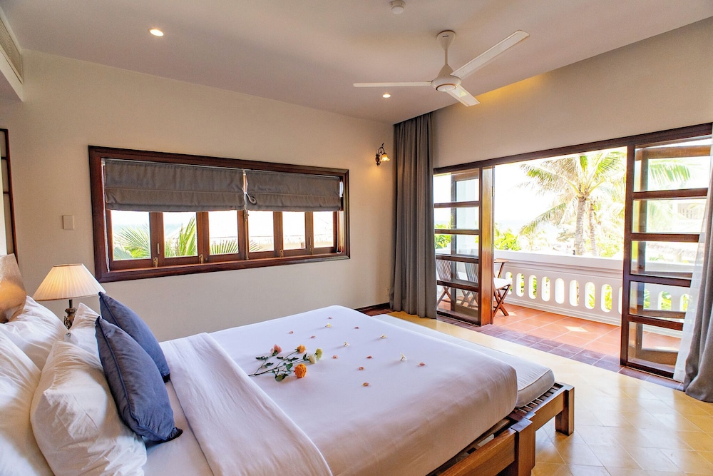 Suite, Sea View