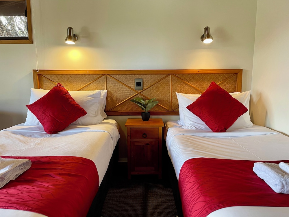 Deluxe Cabin, 2 Twin Beds, Garden View photo 3