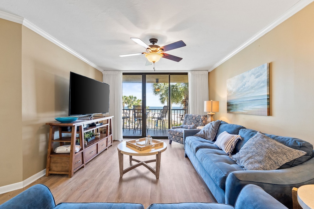 Condo, 2 Bedrooms, Ocean View (214C)