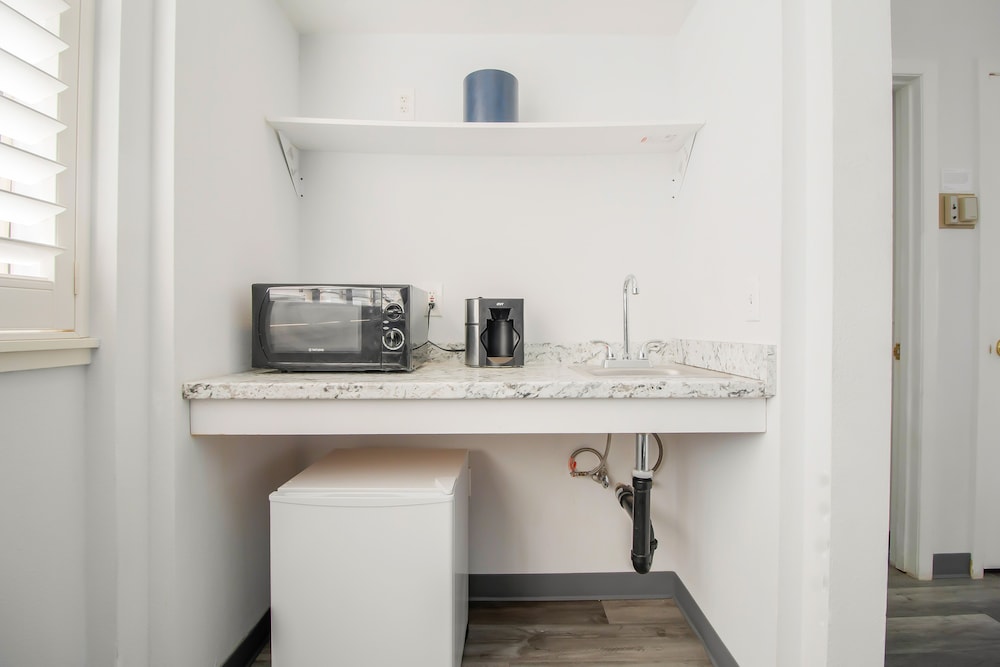 Suite, 1 Bedroom (Queen) - Photo 3