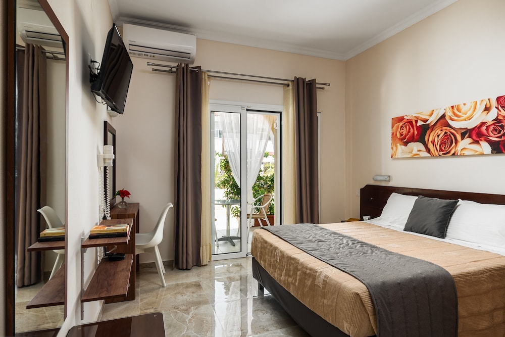 Double Room, Accessible - Photo 1