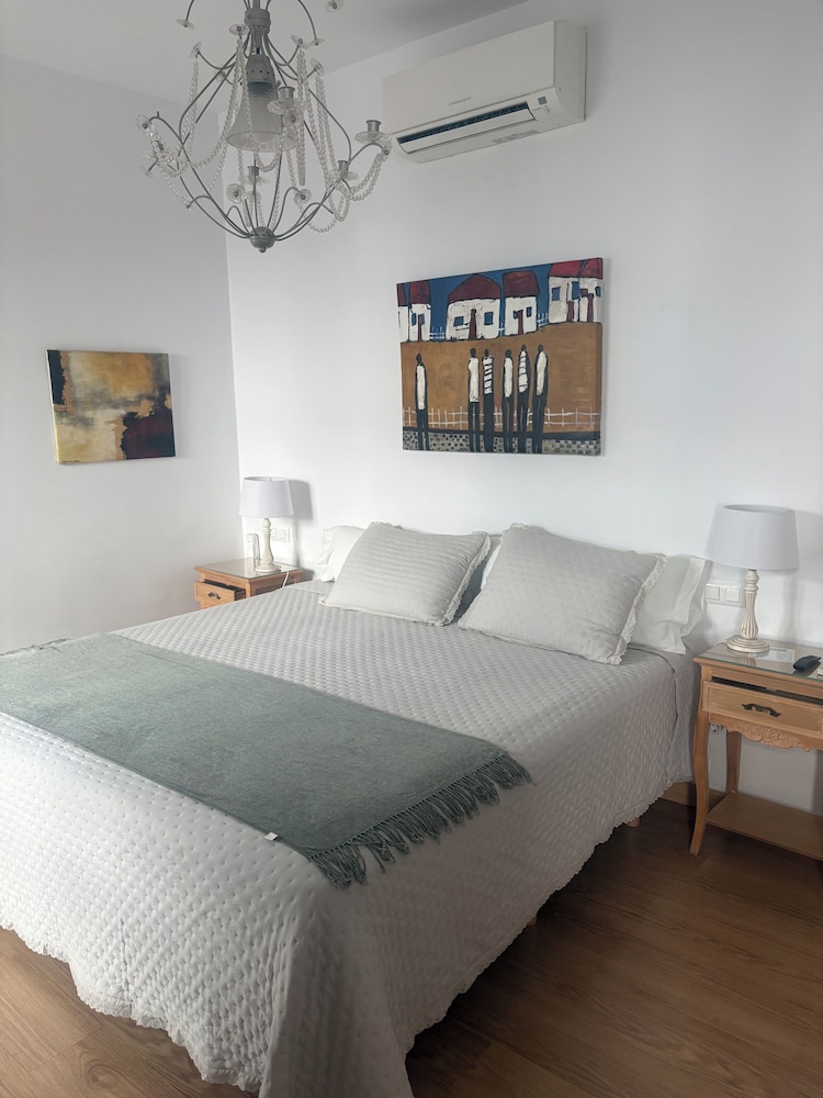 Deluxe Double Room, City View - Photo 1