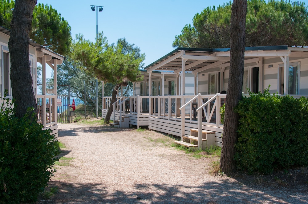 Deluxe Mobile Home, 3 Bedrooms ( Pet Friendly)