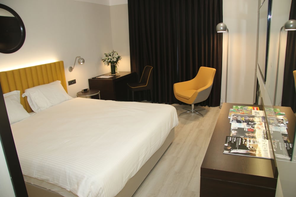 Deluxe Double or Twin Room, City View photo 2