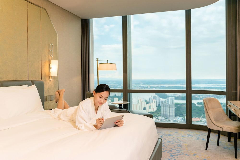 Premier Room, 1 King Bed, Non Smoking, Panoramic View