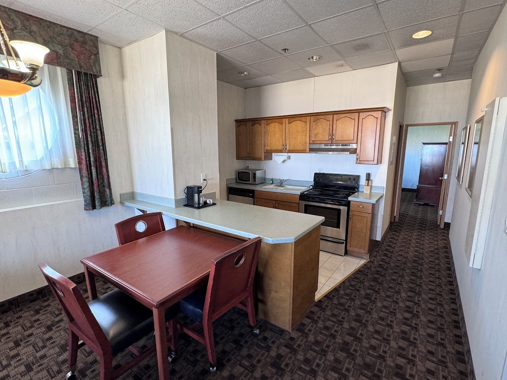Executive Suite, 1 King Bed with Sofa bed, Ocean View - Photo 2