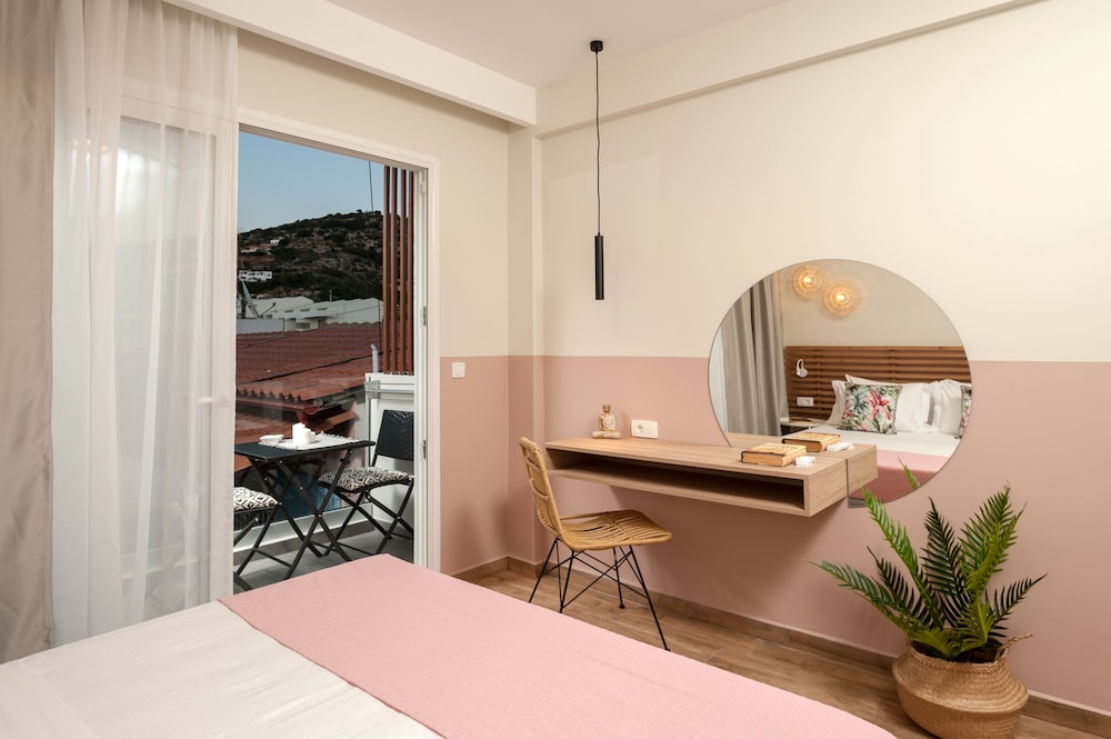 Deluxe Apartment, Balcony, Mountain View (Pink Apt) photo 3