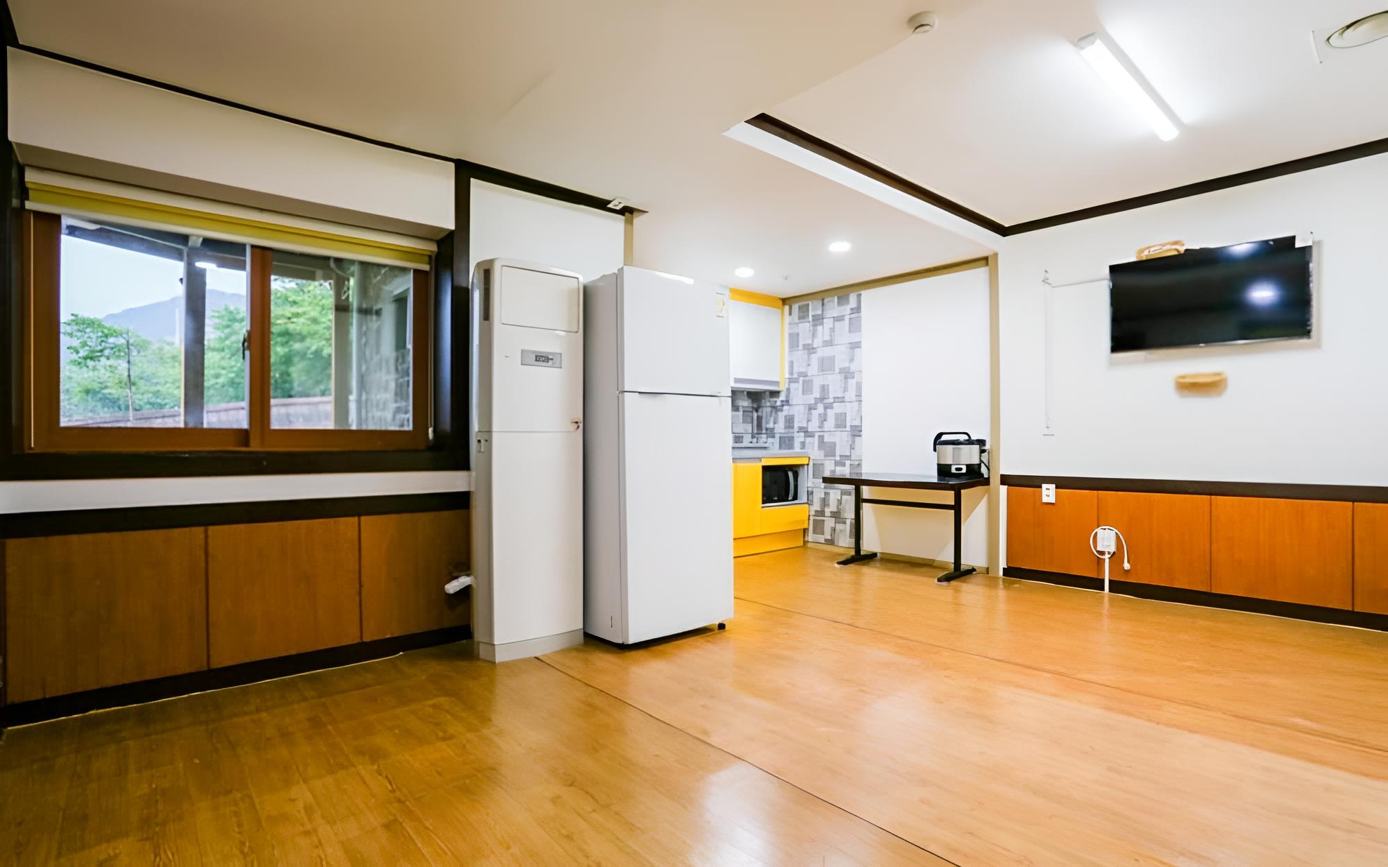 Room (Marigold) photo 2