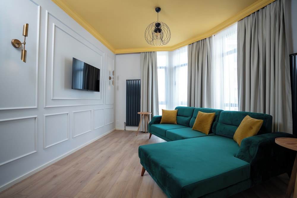 City Room photo 1